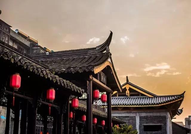 联想笔记本电脑，win10的系统。前几天更新系统的时候，更新完了就无法连接无线网络了